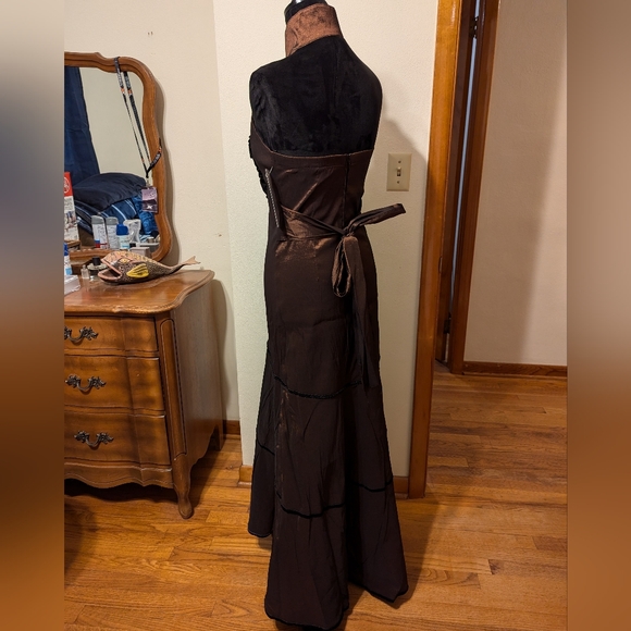 RARE NWT Shrine Hollywood bronze steampunk Gothic full halter evening gown - Picture 3 of 10